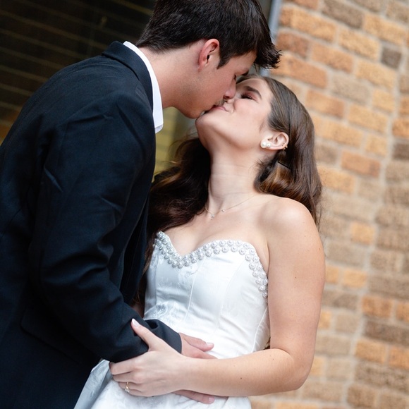 V. CHAPMAN LUCIA STRAPLESS PEARL-EMBELLISHED A-LINE MIDI DRESS - Picture 4 of 6